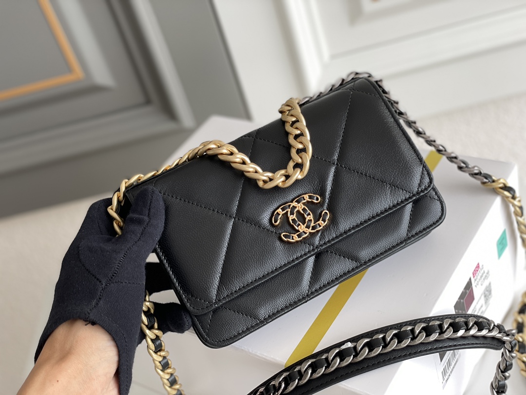 Chanel 19 Bags